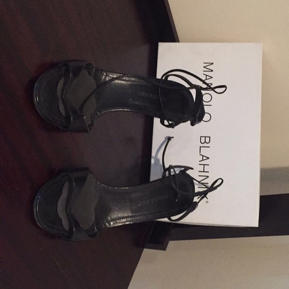 Black leather Manolo Blahnik Heels 38.5 - Picture 2 of 8